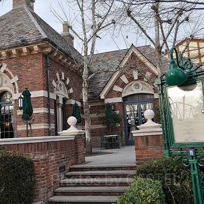 USJの「ローズ・オブ・フェイム」はレストラン「パーク・サイド・グリル」の裏にある／USJ