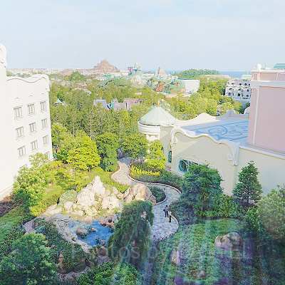 ファンタジースプリングスホテル ローズコートサイドの客室からのビュー