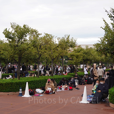 2022年10月8日(土)の開園待ち：ノースゲート（6時45分ごろ）