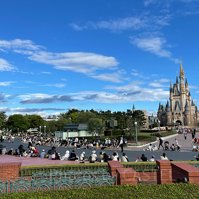 パレード待ちの様子（2022年7月16時50分ごろ）