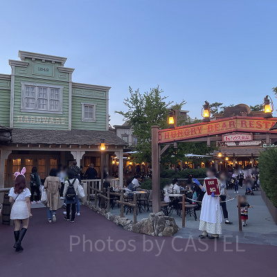 ハングリーベア・レストランの待ち列の様子（18:30ごろ）