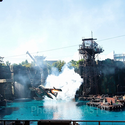 大迫力のアクションが見られるウォーターワールド