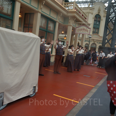 「おかえりなさい！」「いってらっしゃい！」「楽しんでください！」