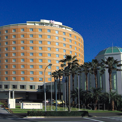 6人同じ部屋に泊まれるホテルは？