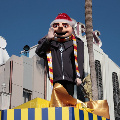 グルーが登場するのは？