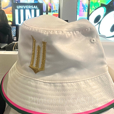 ウィキッドのリバーシブルハット（白）