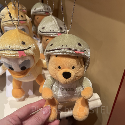 プーさんぬいぐるみバッジ(ディズニーお正月グッズ2025)
