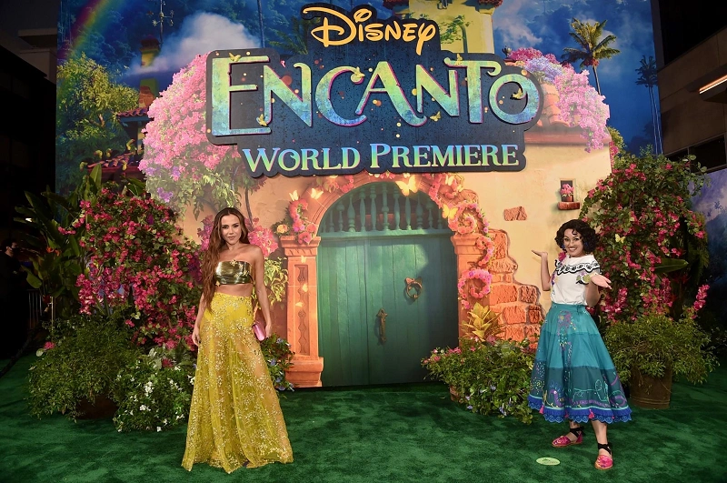 トイ・ストーリーの雲】アンディの部屋の壁を解説！登場シーン＆雲柄