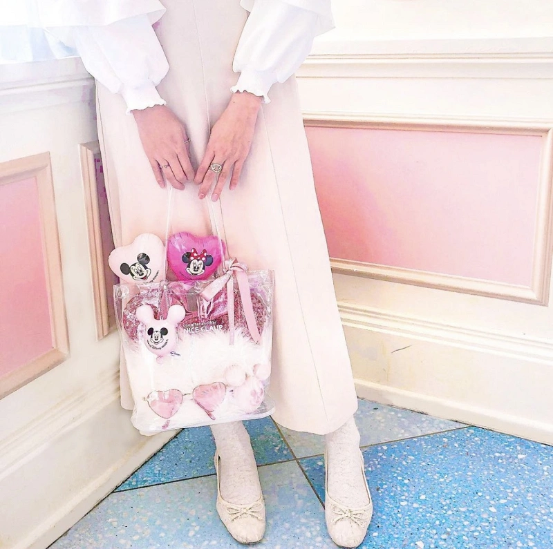 大人気】ディズニーの手持ちバルーン全6種！かわいい写真の撮り方まとめ！