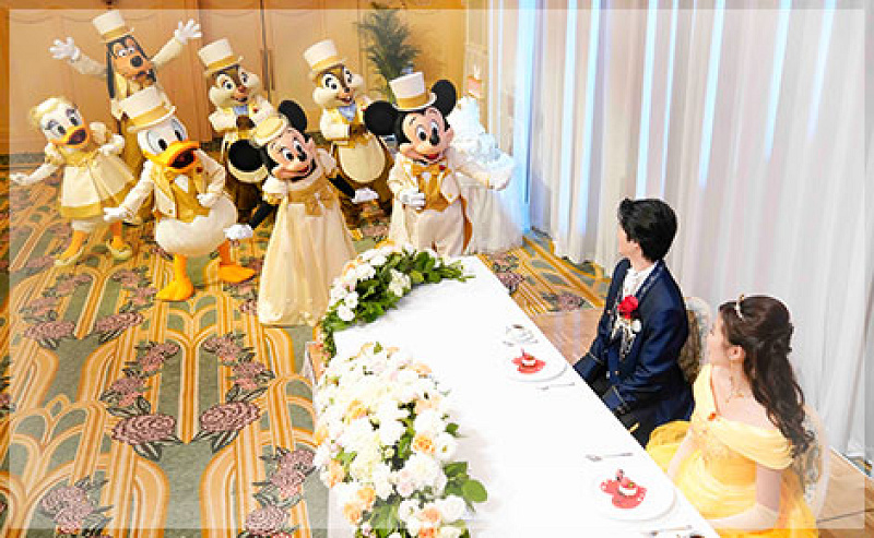 【ディズニーホテルの結婚式】キャラクター出演にはいくらかかる？費用やプラン詳細まとめ