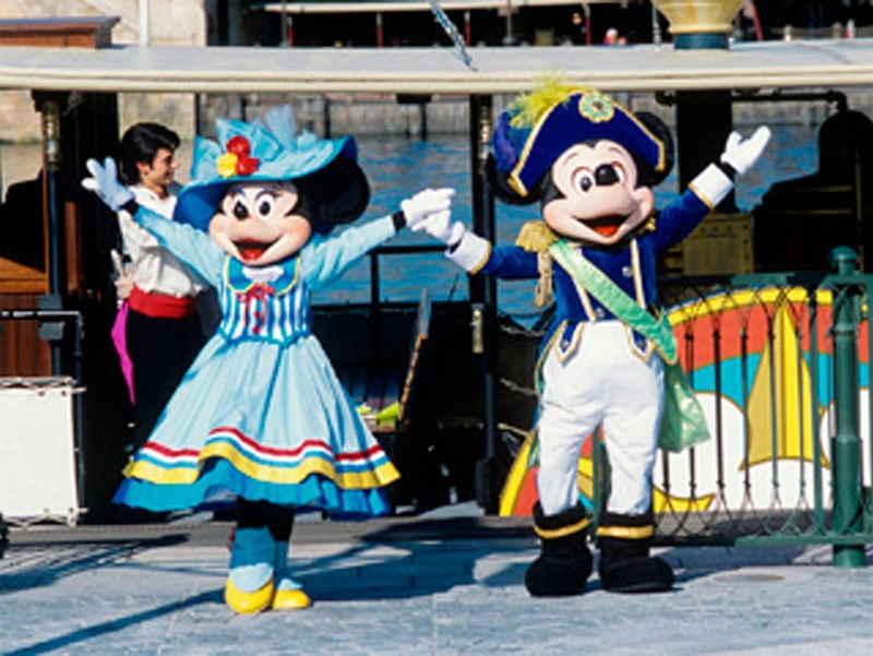 lido-isle-meet-smile-mickey-