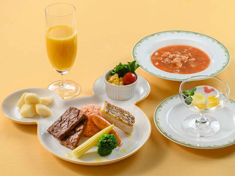 S.S.コロンビア・ダイニングルーム】豪華客船内の高級レストラン