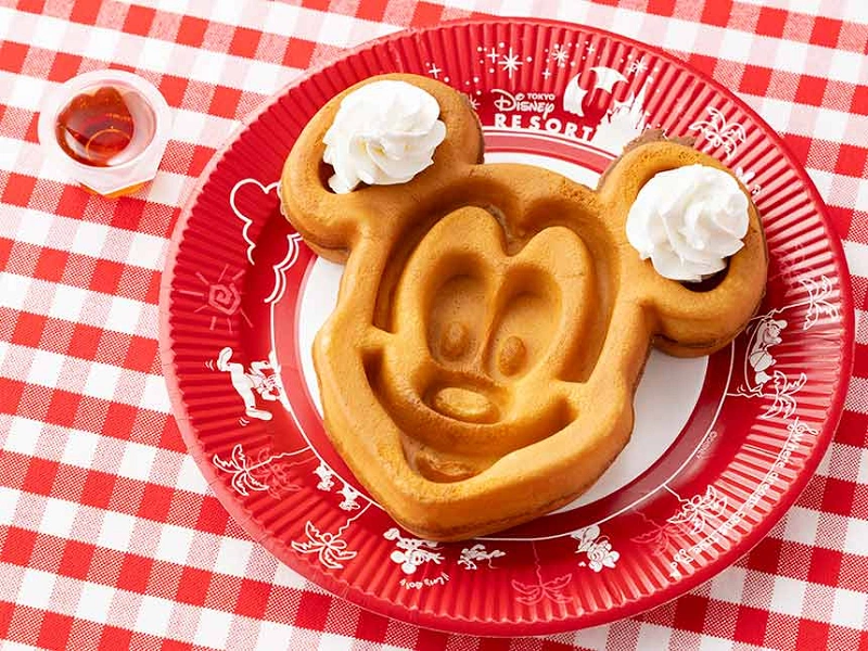 mickey-waffle-with-whipped-