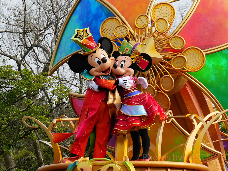 ディズニーランドのデイパレード「ハーモニーインカラー」完全ガイド！登場キャラクターや鑑賞方法まとめ 