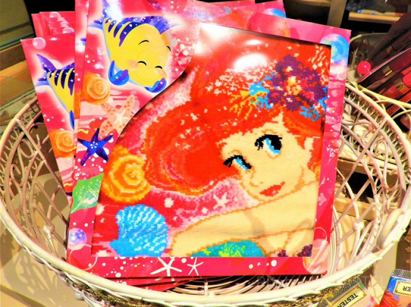 元キャスト厳選27種類！アリエルお土産グッズ！キーチェーンやタオル