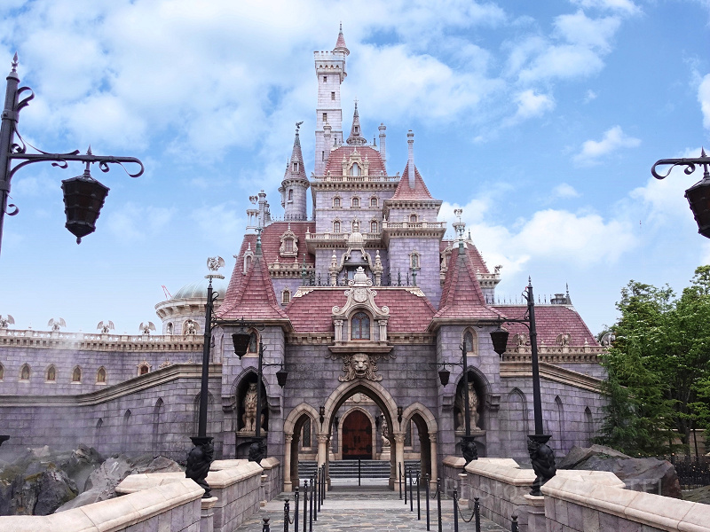 【6月更新】美女と野獣“魔法のものがたり”スタンバイパス最新情報！取り方・待ち時間は？スタンバイパスなしで乗れる？