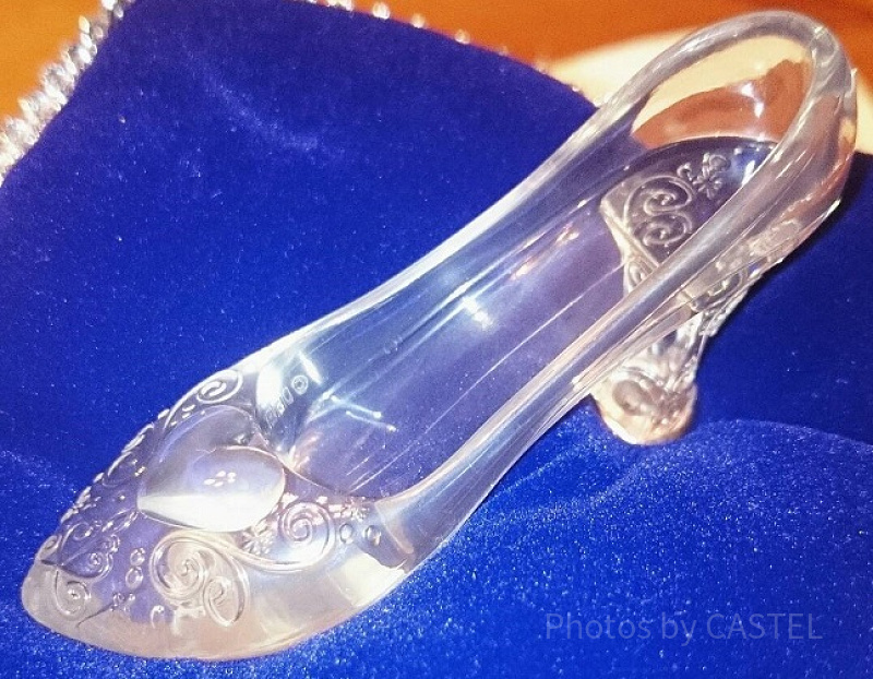 シンデレラのガラスの靴はなぜ消えない？原作との違いや靴の