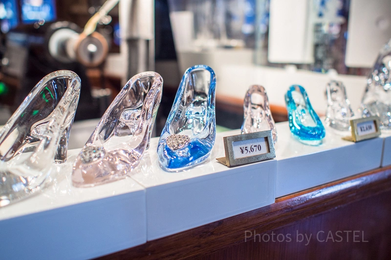 TDL】ガラス専門店クリスタルアーツ完全ガイド！ガラスの靴や名入れ