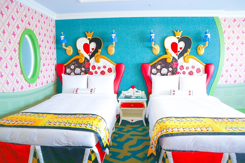 disneyland-hotel-alice-in-
