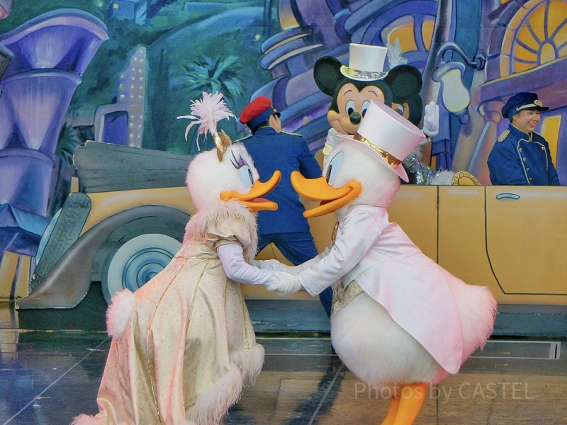 donald-and-daisy-j75783.webp