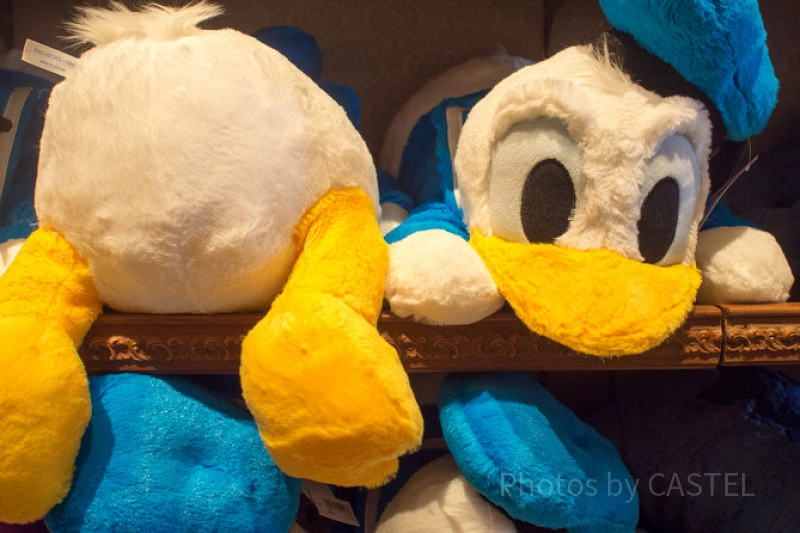 donald-plush-toy-j36483.webp