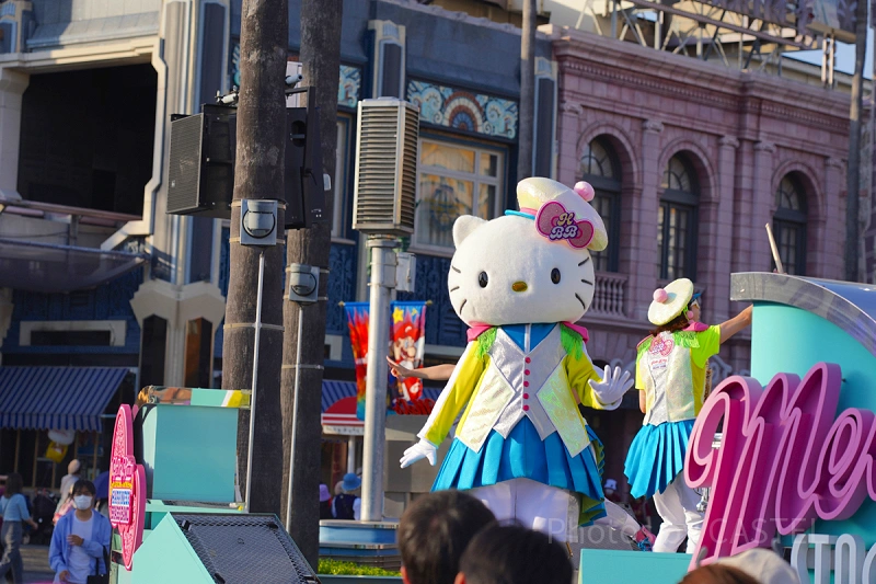 USJ】ハローキティを解説！ユニバにいる理由は？グリーティングや