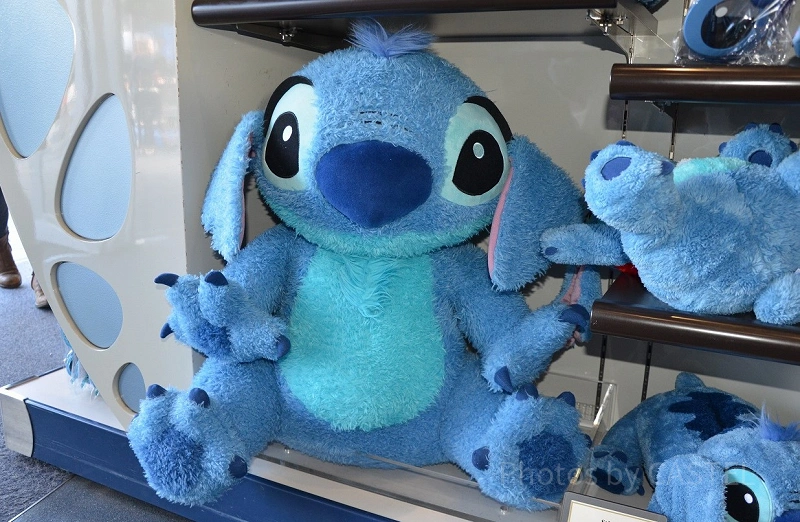 stitch-oversized-plush-j21140.webp