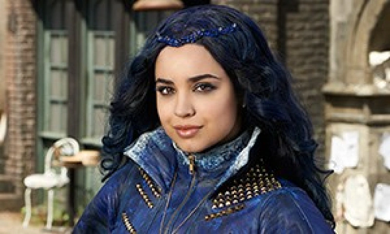 ディセンダント イヴィ を解説 イーヴィル クイーンの娘で白雪姫の妹はデザイナー