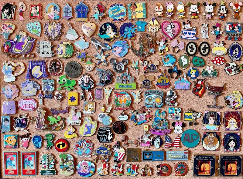 ピントレーディング 海外ディズニーのピンバッチ文化まとめ ピンバッチコーデも ピントレーディング 海外ディズニーのピンバッチ文化まとめ ピンバッチコーデも