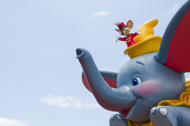 ダンボとティモシー キャステル Castel ディズニー情報