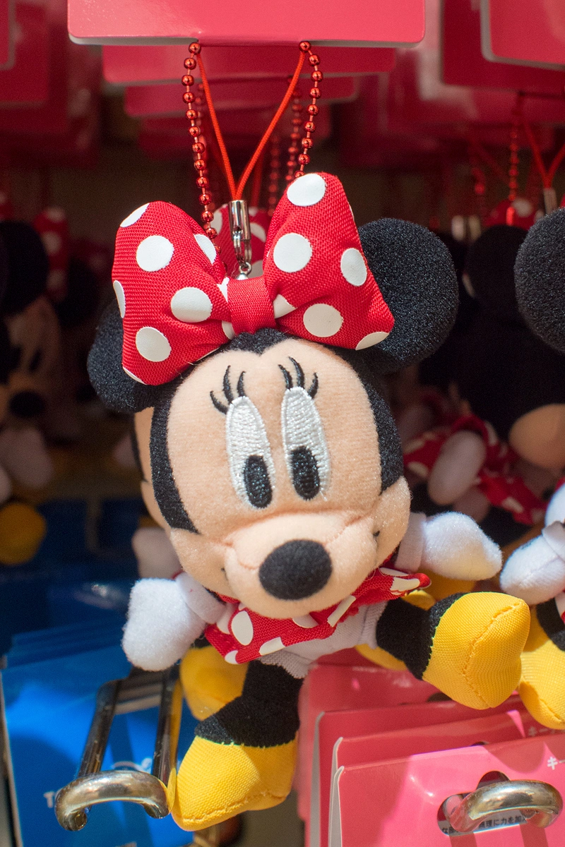 人気商品の ディズニー キーホルダー グッズ ディズニーリゾート限定 靴モチーフ 東京 マウス お土産 キー