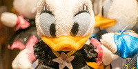 デイジーぬいぐるみバッジ| キャステル | CASTEL ディズニー情報