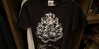 ホグワーツ紋章Tシャツ（黒）| キャステル | CASTEL ディズニー情報