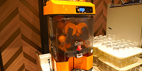 オレンジジュースを搾る機械| キャステル | CASTEL ディズニー情報