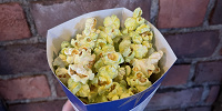 抹茶ホワイトチョコ味のポップコーン| キャステル | CASTEL ディズニー情報
