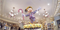 お菓子で作られたようなデザインのミッキーがお出迎え。| キャステル | CASTEL ディズニー情報