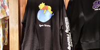 くまのプーさんのグッズ＆お土産【Yummy Hunnyグッズ】：yummy hunnyパーカーの袖| キャステル | CASTEL ディズニー情報