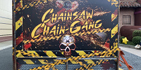 USJストリートゾンビ：Chainsaw Chain-gang（チェーンソー・チェーンギャング）| キャステル | CASTEL ディズニー情報