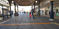 11月ディズニーランド混雑レポ：舞浜駅改札前（7:00頃）| キャステル | CASTEL ディズニー情報