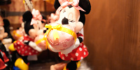 ミニーバースデーぬいぐるみバッジ（ディズニー誕生日グッズ2023）| キャステル | CASTEL ディズニー情報