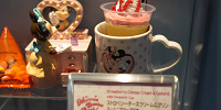 ミニー・べスティーズ・バッシュ！メニュー：ストロベリー･チーズクリーム＆プリン、スーベニアカップ付き| キャステル | CASTEL ディズニー情報