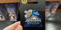 スペース・マウンテンピンバッジ| キャステル | CASTEL ディズニー情報