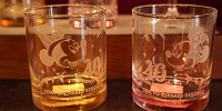 40周年のロックグラス(ミッキー・ミニー)| キャステル | CASTEL ディズニー情報