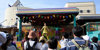 ラテンのリズムを感じて一緒に踊ろう！| キャステル | CASTEL ディズニー情報