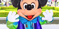 雨カッパコスチュームのミッキー| キャステル | CASTEL ディズニー情報