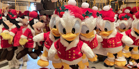 ディズニークリスマスグッズ2023：ぬいぐるみバッジ 2023年11月07日(火)発売| キャステル | CASTEL ディズニー情報