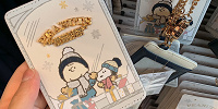 USJ2023冬グッズ/スヌーピー＆チャーリーのチケットホルダー| キャステル | CASTEL ディズニー情報