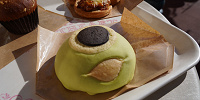 マイクメロンパン（クリーム入り）| キャステル | CASTEL ディズニー情報