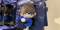 コナンだきつきマスコット（USJ×名探偵コナングッズ2024）| キャステル | CASTEL ディズニー情報