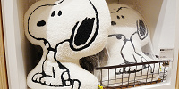 スヌーピーミュージアムグッズ/クッション| キャステル | CASTEL ディズニー情報